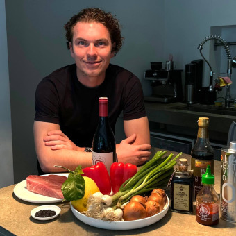 Blaufränkisch Food Pairing (3): Thomas kocht Tuna auf Paprika